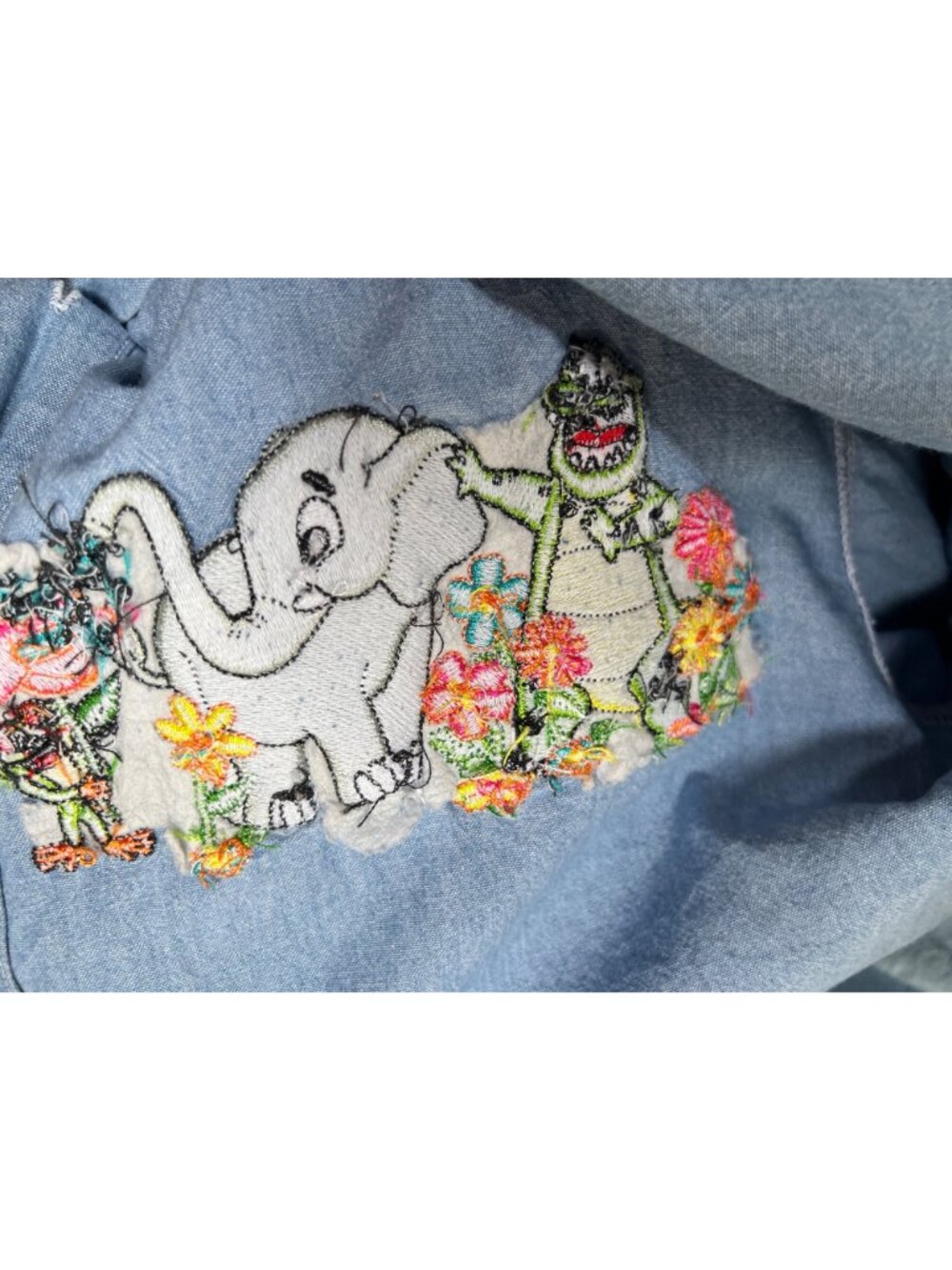 Rainforest Cafe Shirt Women's M Blue Button-Down Long Sleeve Embroidered - Picture 10 of 10